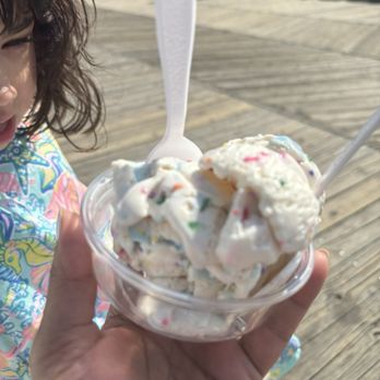 The Ice Cream Store - Ocean party cake - Ice Cream & Frozen Yogurt Near Me - Rehoboth Beach, Delaware