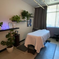 Ananda Massage Therapy - Very high end mechanical massage table!