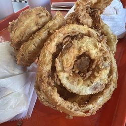 Dee's Drive Inn - Onion rings made the way they should be.