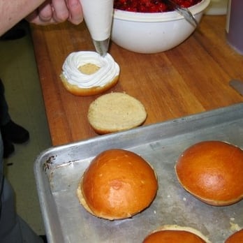 Delightful Pastries - Filling the Paczkis - Bakeries Near Me - Chicago, Illinois