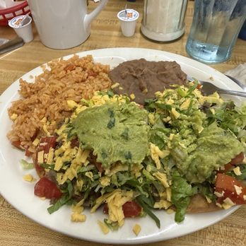 Oblate Cafe - 3 Chalupas Compuestas - Mexican Near Me - San Antonio, Texas