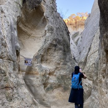 Annie's Canyon Trail - Entering the slot canyon - Hiking Near Me - Encinitas, California Annie's Canyon Trail - Entering the slot canyon - Hiking Near Me - Encinitas, California