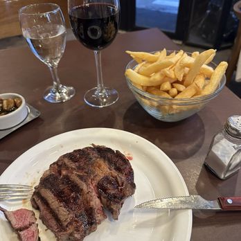 Calden del Soho - Ribeye steak and papas fritas - Argentine Near Me - Buenos Aires, C