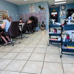 Amor Nails - Busy day