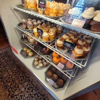 NoRA Cupcake Company - All the cupcakes - Cupcakes Near Me - Middletown, Connecticut