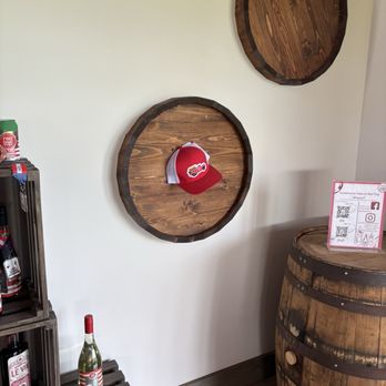 Red Top Winery - Wine Tasting Room Near Me - Baroda, Michigan