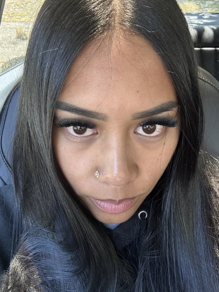 One Of One Lashes Logo