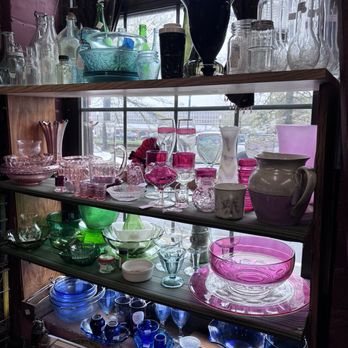 Canal Street Antique Mall - Ombré glass moment - Antiques Near Me - Lawrence, Massachusetts