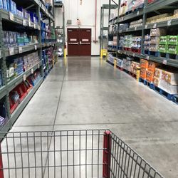BJ's Wholesale Club - Clean and well lit