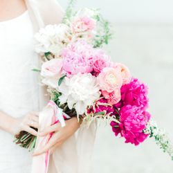 Bloom52 - 2018 Anniversary Session. Photography by Lindsay Connors Photography