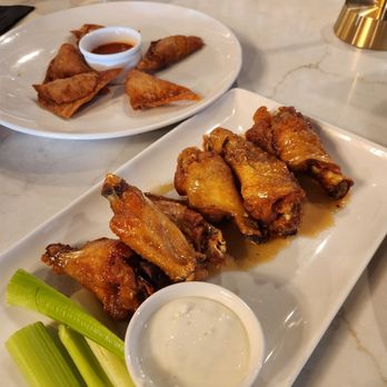 Park Place Restaurant & Bar - Bars Near Me - New Hyde Park, New York