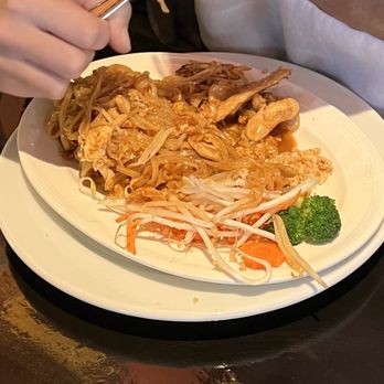Thai Rhapsody - Kids phad Thai chicken with broccoli and carrot - Thai Near Me - Mill Creek, Washington Thai Rhapsody - Kids phad Thai chicken with broccoli and carrot - Thai Near Me - Mill Creek, Washington