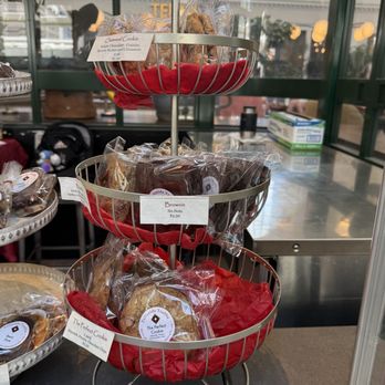 Telluride Truffle - Chocolatiers & Shops Near Me - Lakewood, Colorado Telluride Truffle - Chocolatiers & Shops Near Me - Lakewood, Colorado
