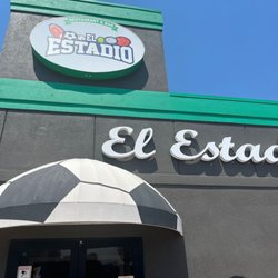 El Estadio Restaurant & Sports Bar - This place is amazing! The food is so good and their service was outstanding! Cheers ! 5 stars