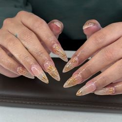 Beautiful Gold Set
By Kim