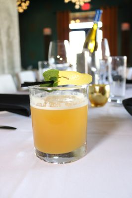 St. Amand Kitchen & Cocktails by null