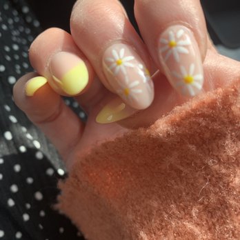 Metro Nails - Daisys! - Nail Salons Near Me - Santa Ana, California