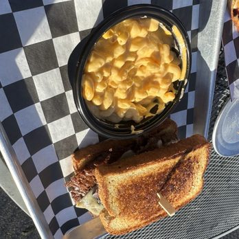 Black Label - Jalapeno Burger & Mac and cheese - Burgers Near Me - Fremont, Nebraska