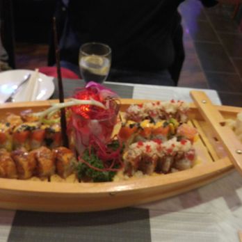 Sake Bon - We order a few signature rolls and this is how it was presented to us. Loved it. - Asian Fusion Near Me - Schenectady, New York
