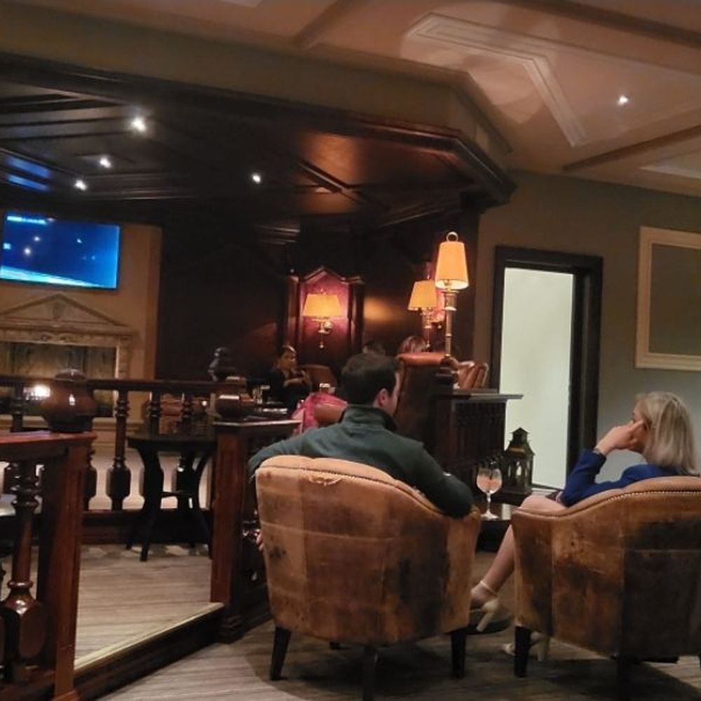 Europe Hotel - Lounge was very comfortable. - Hotels Near Me - Killarney, Kentucky