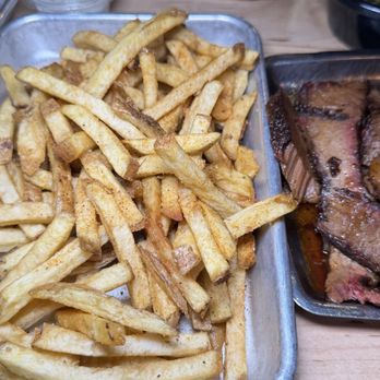 Redd's Smokehouse BBQ - Fries in their beef brisket - Barbeque Near Me - Carlisle, Pennsylvania Redd's Smokehouse BBQ - Fries in their beef brisket - Barbeque Near Me - Carlisle, Pennsylvania