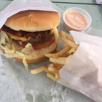 Hal's Hamburgers - Burgers Near Me - Pendleton, Oregon