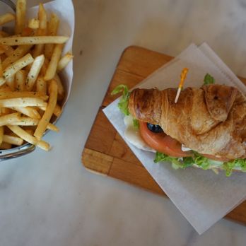 Panizza Bistro - Bakeries Near Me - Miami Beach, Florida