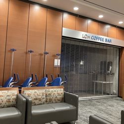 NYU Langone Orthopedic Hospital - 1st fl - couches and NYU cafes