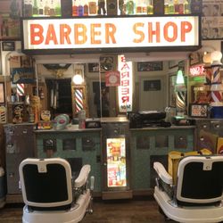 Ray's Barbershop