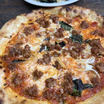Gjelina - Housemade Chorizo , Tomato , Cream , Fennel , Chili & Basil Pizza - New American Near Me - Venice, California Gjelina - Housemade Chorizo , Tomato , Cream , Fennel , Chili & Basil Pizza - New American Near Me - Venice, California