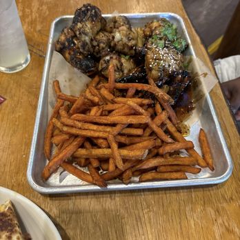 Twin Peaks - Grilled and smoked wings - American Near Me - Baton Rouge, Louisiana Twin Peaks - Grilled and smoked wings - American Near Me - Baton Rouge, Louisiana