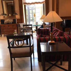 Hotel Nassauer Hof - Orangerie in the lobby