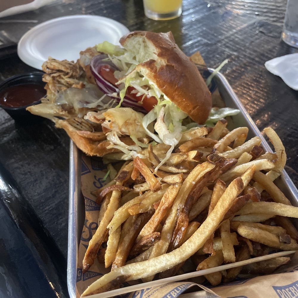 Smoke Justis - Outlaw Chicken Sandwich - Bars Near Me - Covington, Kentucky