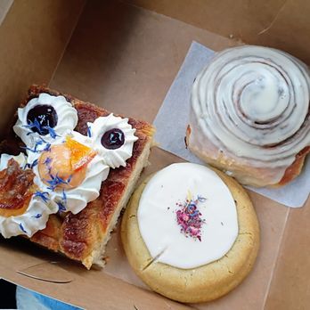 Jen’s Pastries - Maple roll, earl grey cookie, and a cake - Bakeries Near Me - Portland, Oregon Jen’s Pastries - Maple roll, earl grey cookie, and a cake - Bakeries Near Me - Portland, Oregon