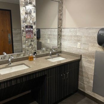 Parky's Smokehouse - two sinks in a public restroom - Barbeque Near Me - Lebanon, Indiana