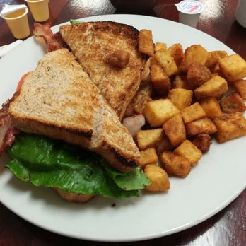 Family Kitchen - BLT - German Near Me - Leamington, Ontario Family Kitchen - BLT - German Near Me - Leamington, Ontario