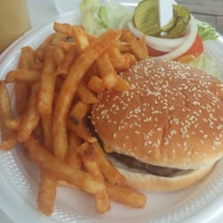 Wanna-Wanna Beach Bar & Grill - Cheese burger with fries