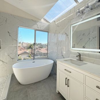 Lili Design - Luxury Modern Master Bathroom - Interior Design Near Me Lili Design - Luxury Modern Master Bathroom - Interior Design Near Me