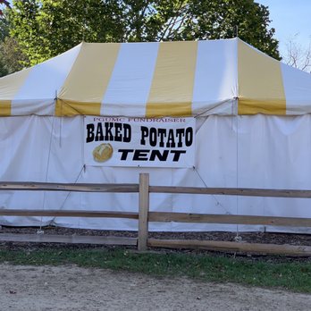 Edwards Apple Orchard - Farmers Market Near Me - Poplar Grove, Illinois