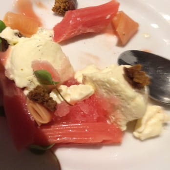 Aysgarth Falls Hotel - Rhubarb dessert - Pubs Near Me