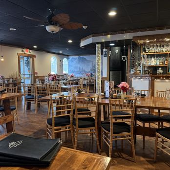 Nad Tatrami - Ambiance - Polish Near Me - Monee, Illinois