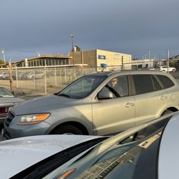 Rude and aggressive employee closing shop early. Rude and aggressive employee closing shop early.