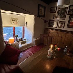 The Boat Inn - Comfortable little snug with a window.