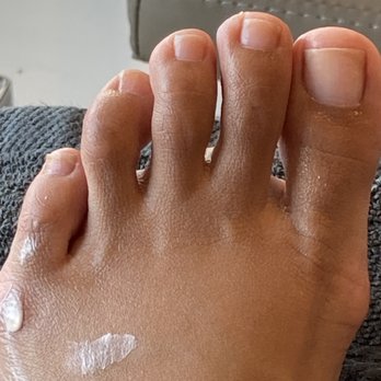 Venice Nail Studio - Nails clipped uncomfortably short, especially big toes. Stylist initially did not file thoroughly. Shape got worse after filing. - Nail Salons Near Me - Citrus Heights, California