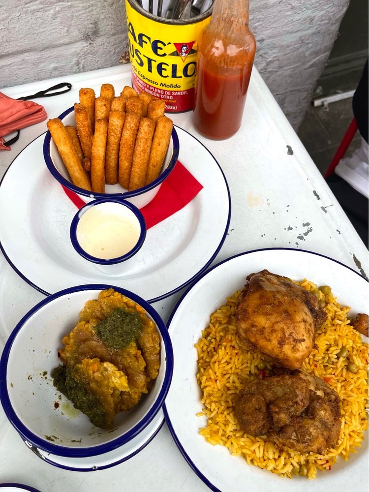 Social spots from Manolito
