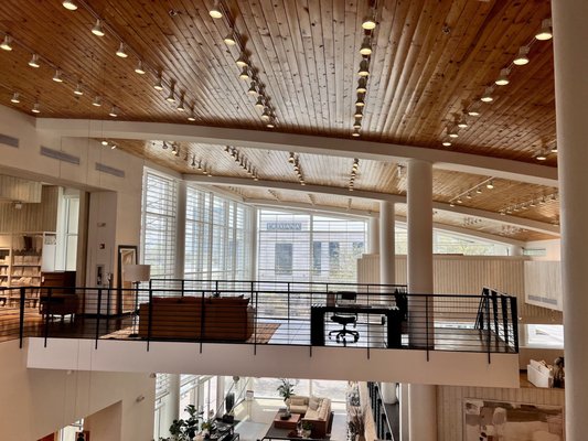 Crate & Barrel by null