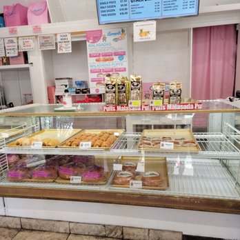 Leonard's Bakery - Shop inside - Bakeries Near Me - Honolulu, Hawaii Leonard's Bakery - Shop inside - Bakeries Near Me - Honolulu, Hawaii