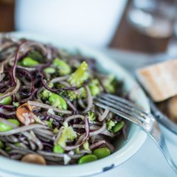 À la Folie - Bar à salade, salade soba végétarienne