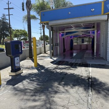 Express Car Wash - Car Wash Near Me - Burbank, California Express Car Wash - Car Wash Near Me - Burbank, California