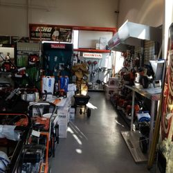 Rhino's Turf Equipment